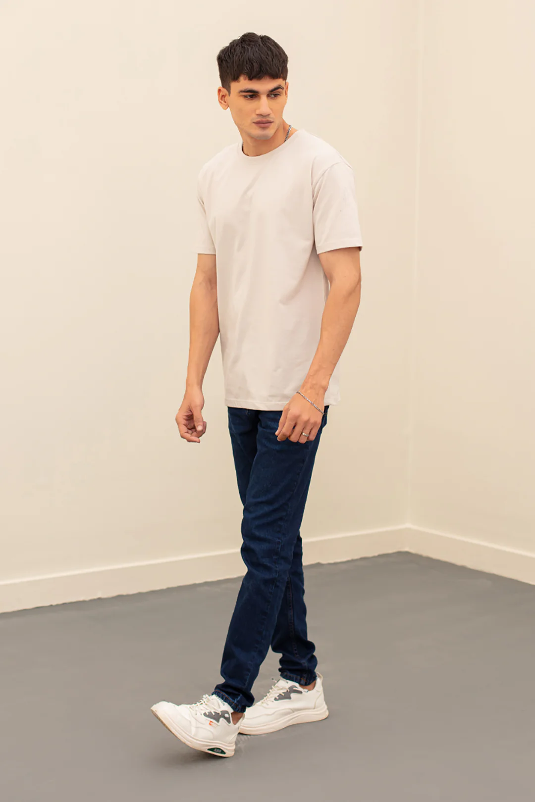 Basic T-Shirt - Regular - Image 33