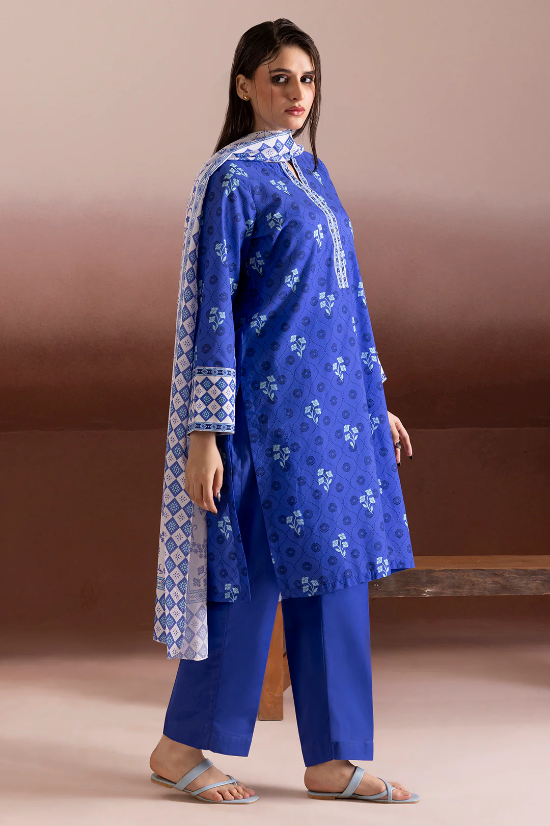Kurta Dupatta Trouser - 2630 - Image 3
