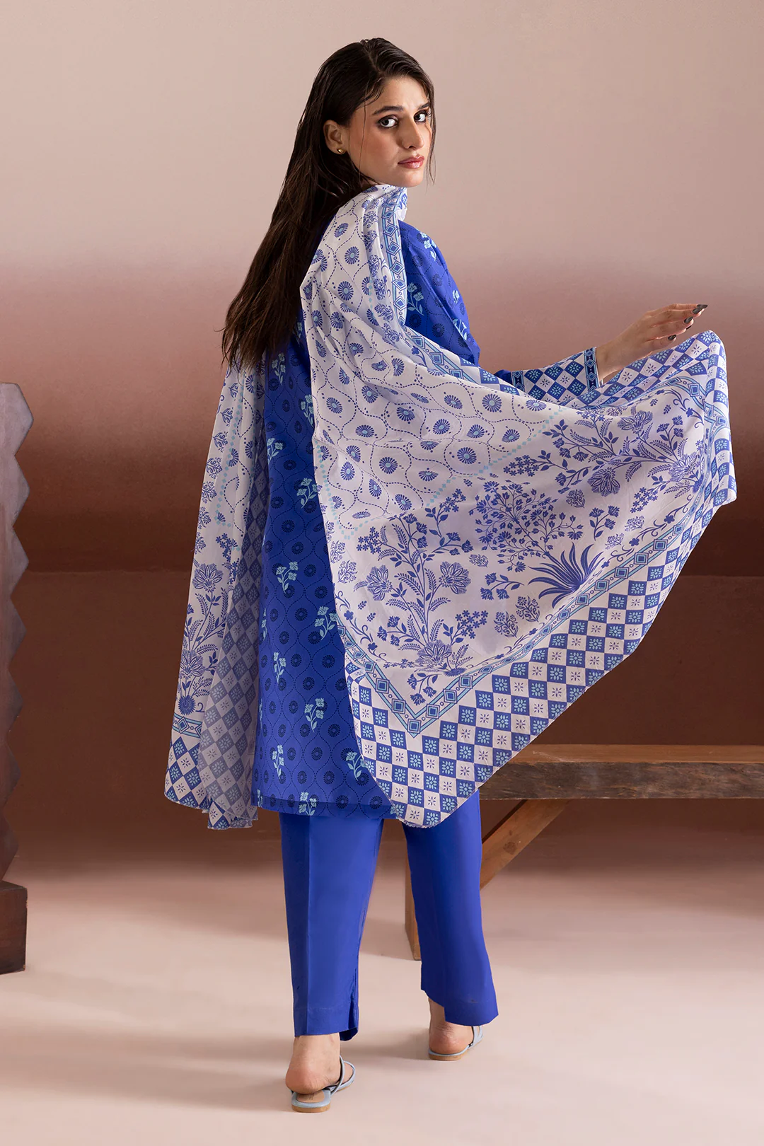 Kurta Dupatta Trouser - 2630 - Image 8