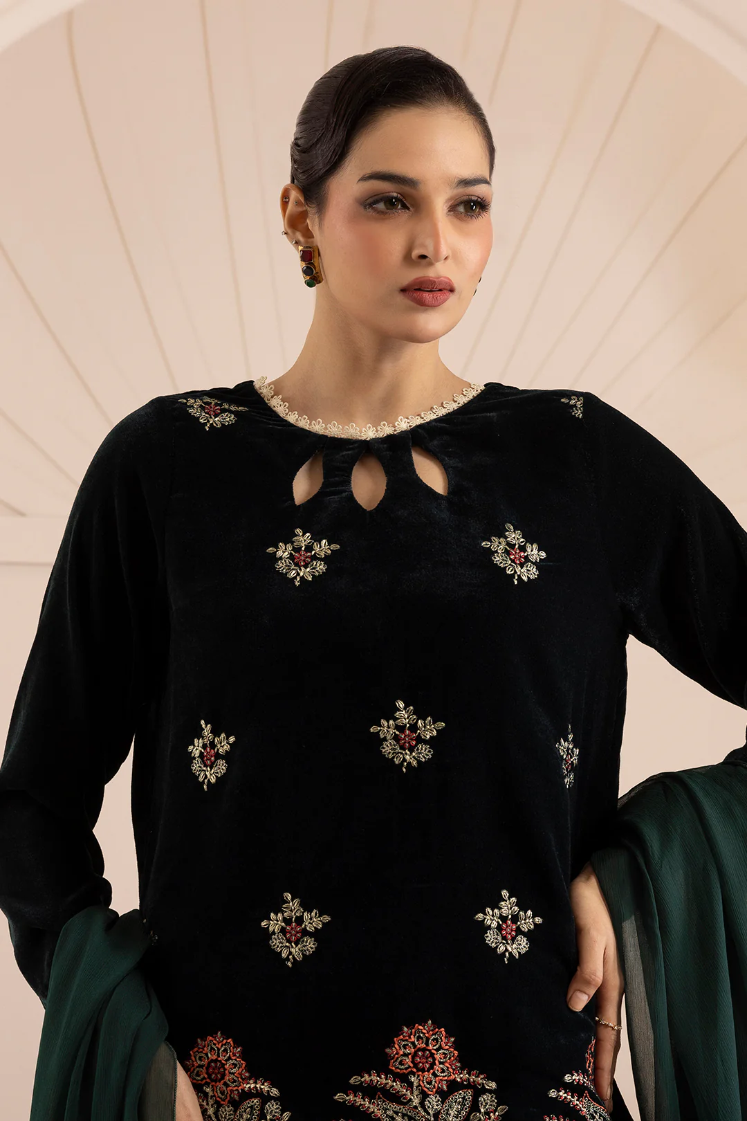 Embroidered Kurta Dupatta Trouser - 3283 - Image 14