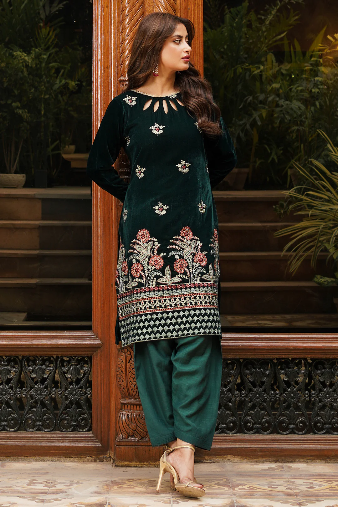 Embroidered Kurta Dupatta Trouser - 3283 - Image 3