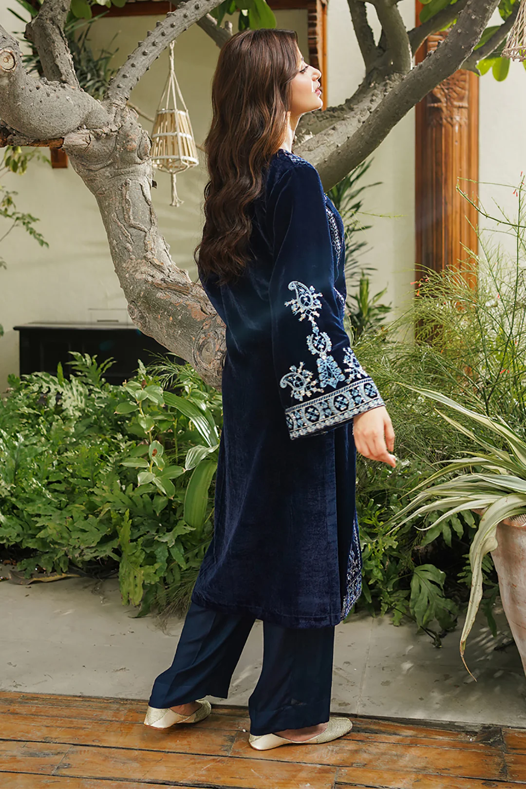 Embroidered Kurta Trouser - 3276 - Image 10