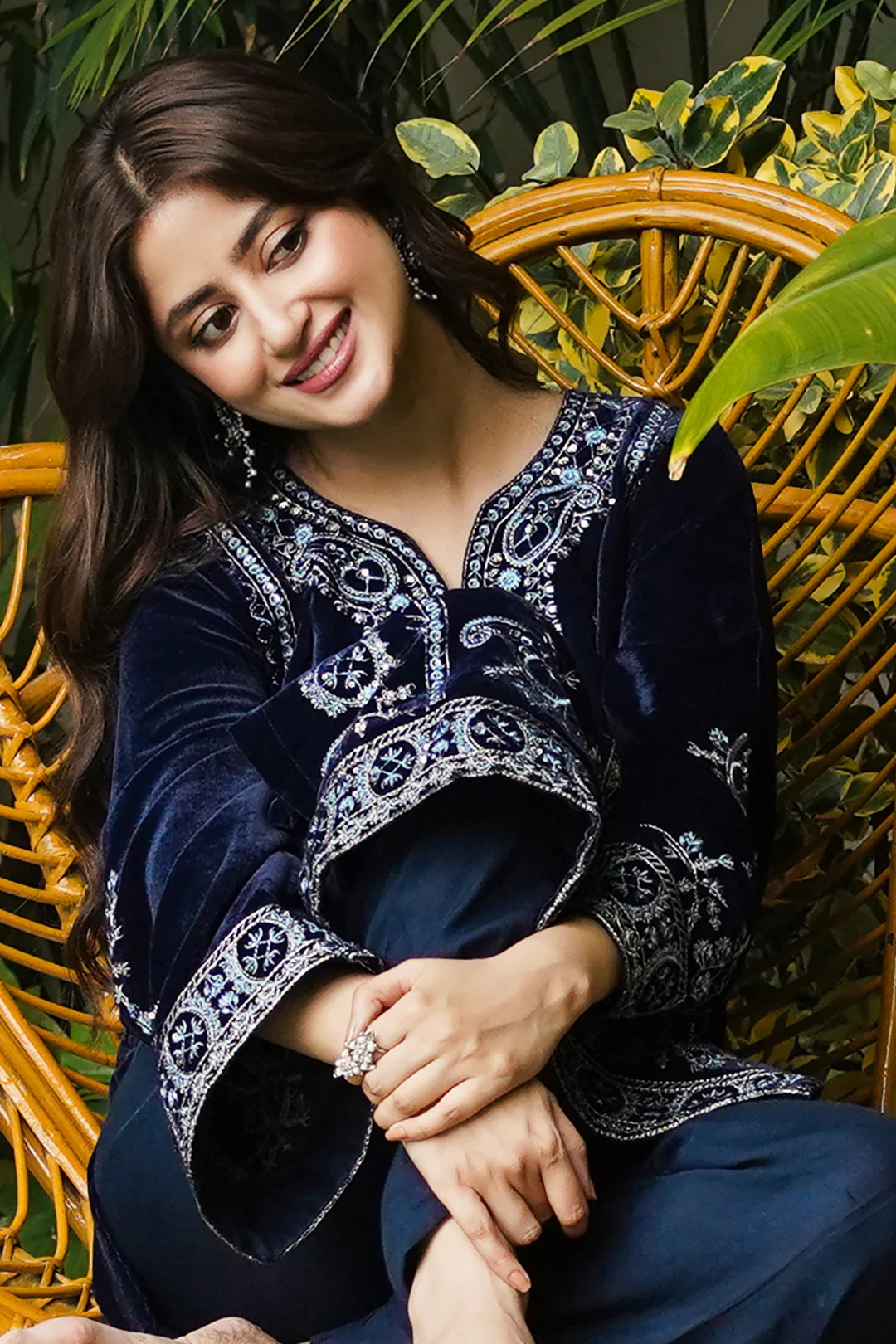 Embroidered Kurta Trouser - 3276 - Image 3