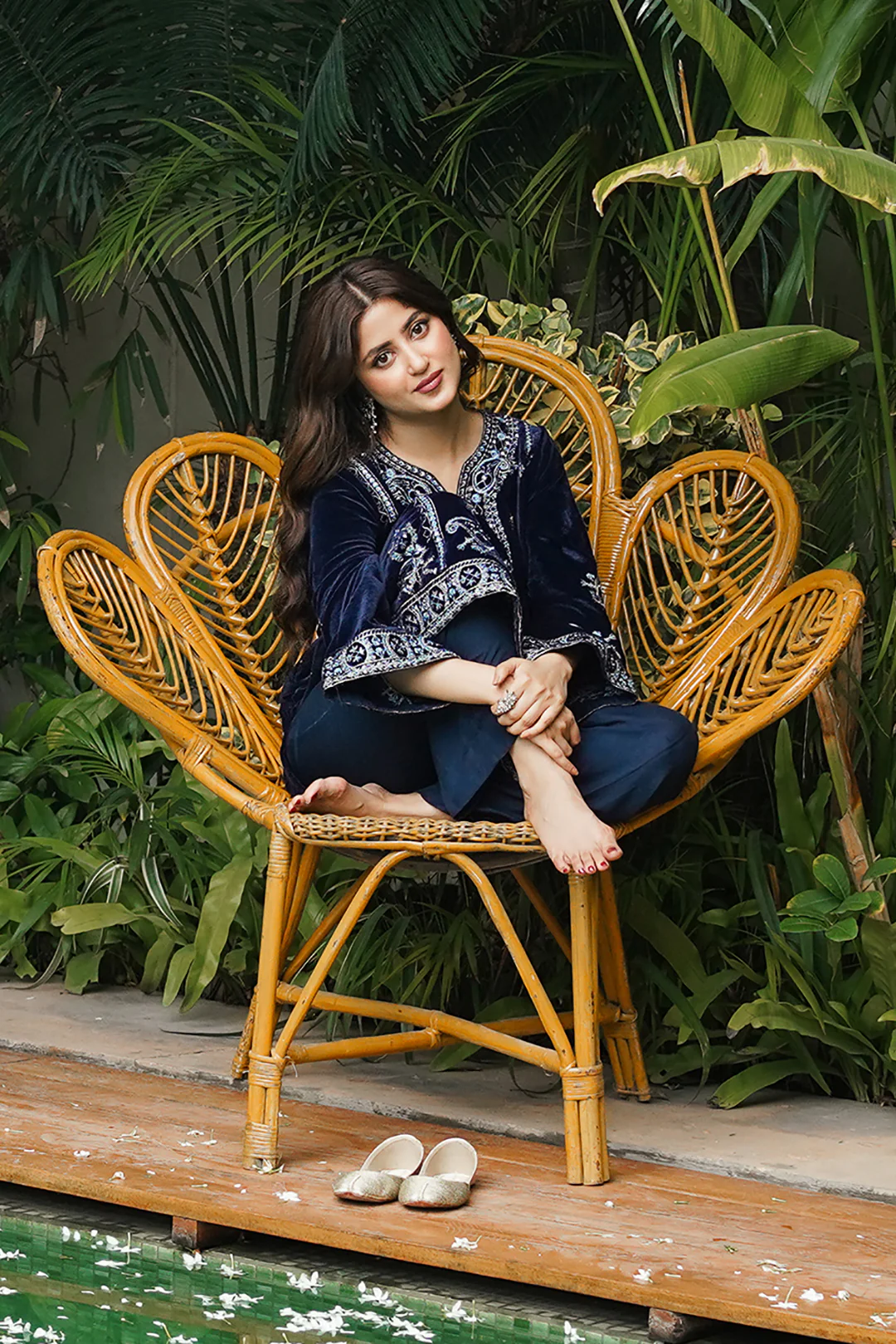 Embroidered Kurta Trouser - 3276 - Image 4