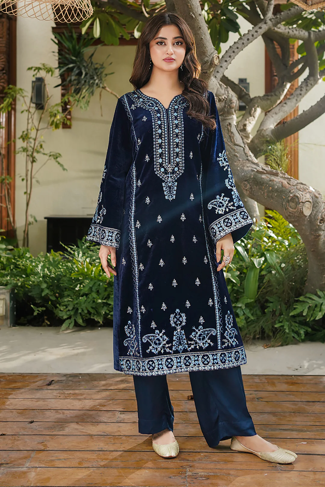 Embroidered Kurta Trouser - 3276 - Image 6