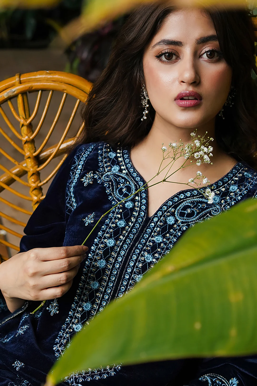 Embroidered Kurta Trouser - 3276 - Image 9