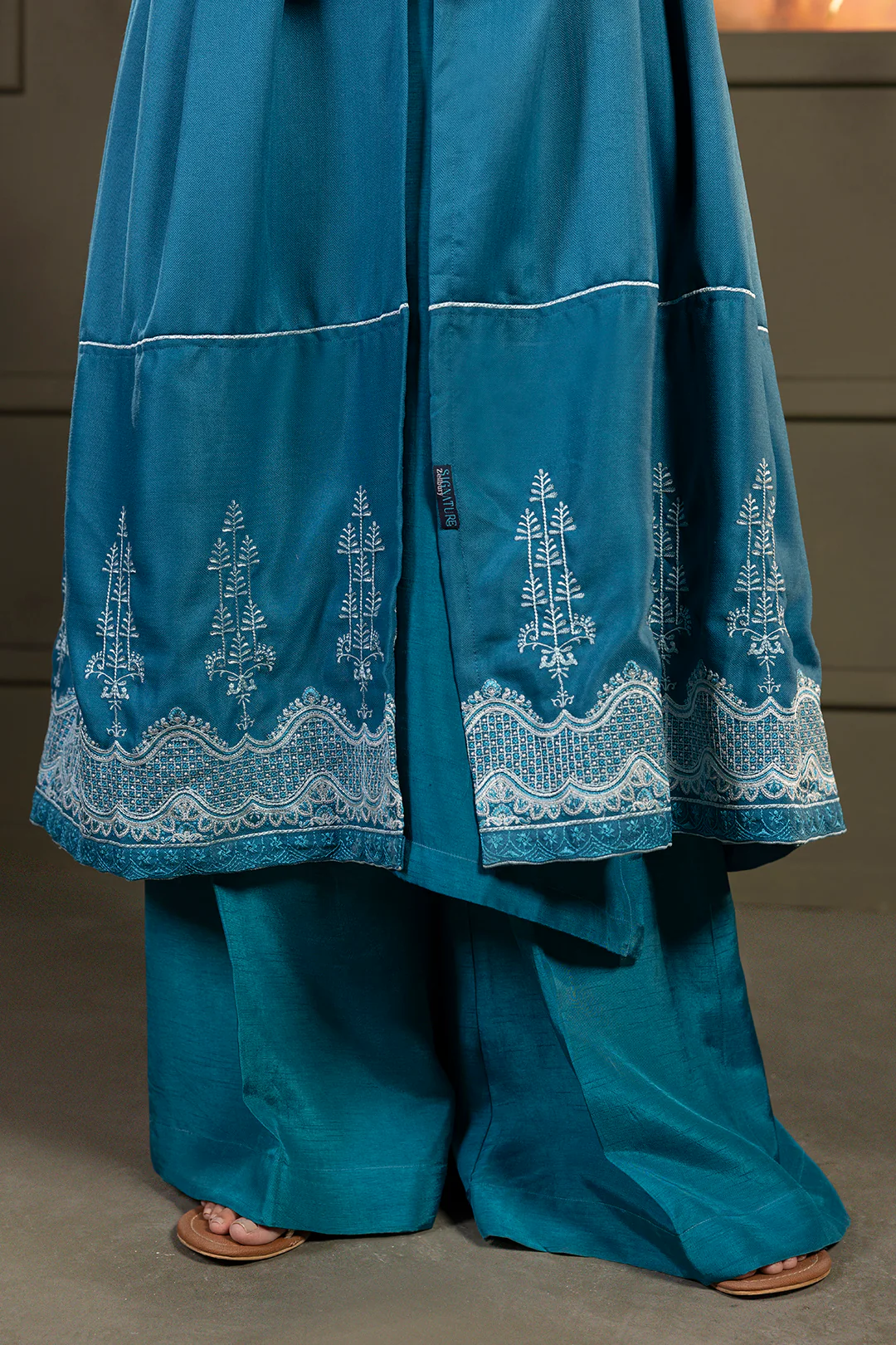 Embroidered Shawl - 0016 - Image 11