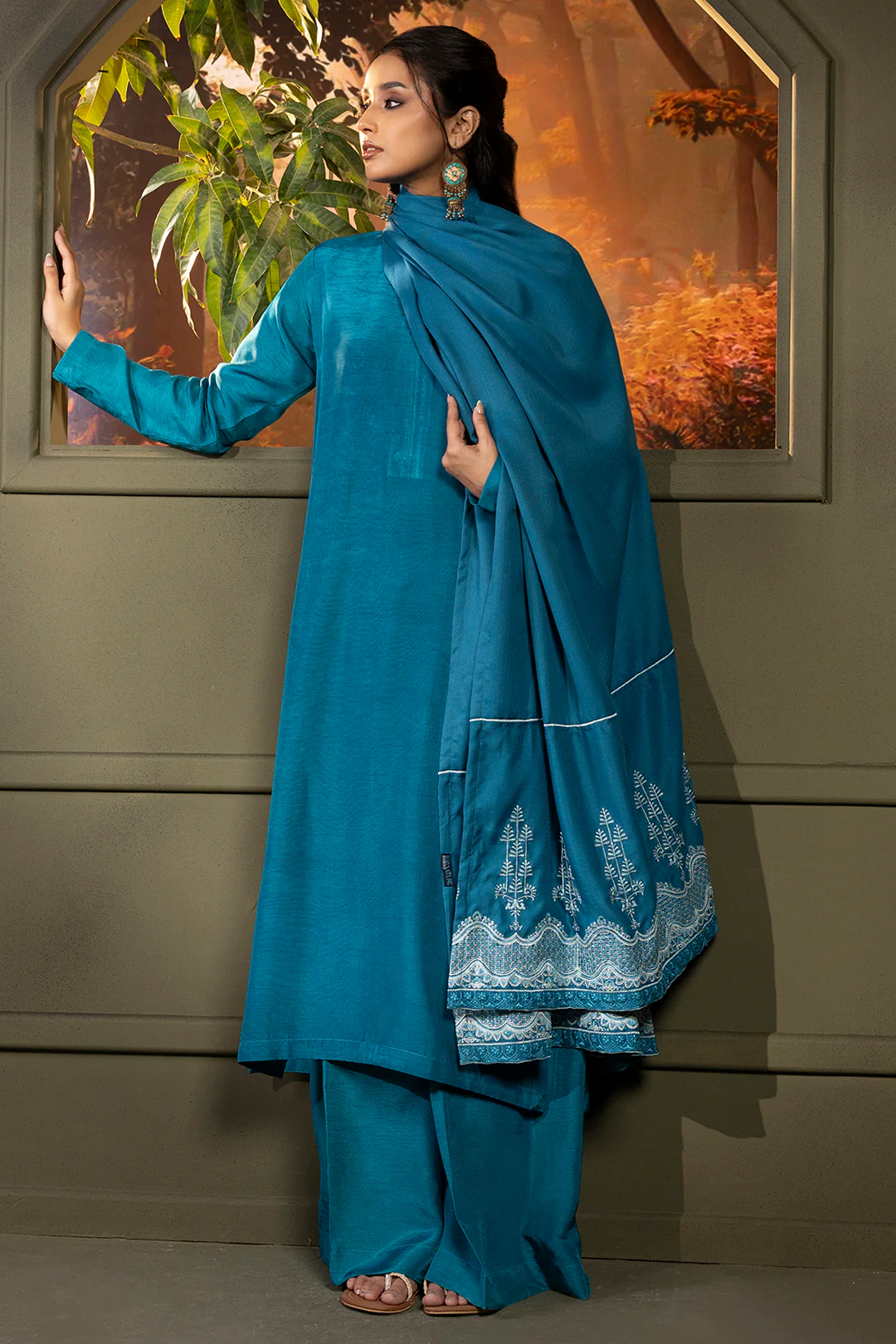 Embroidered Shawl - 0016 - Image 5