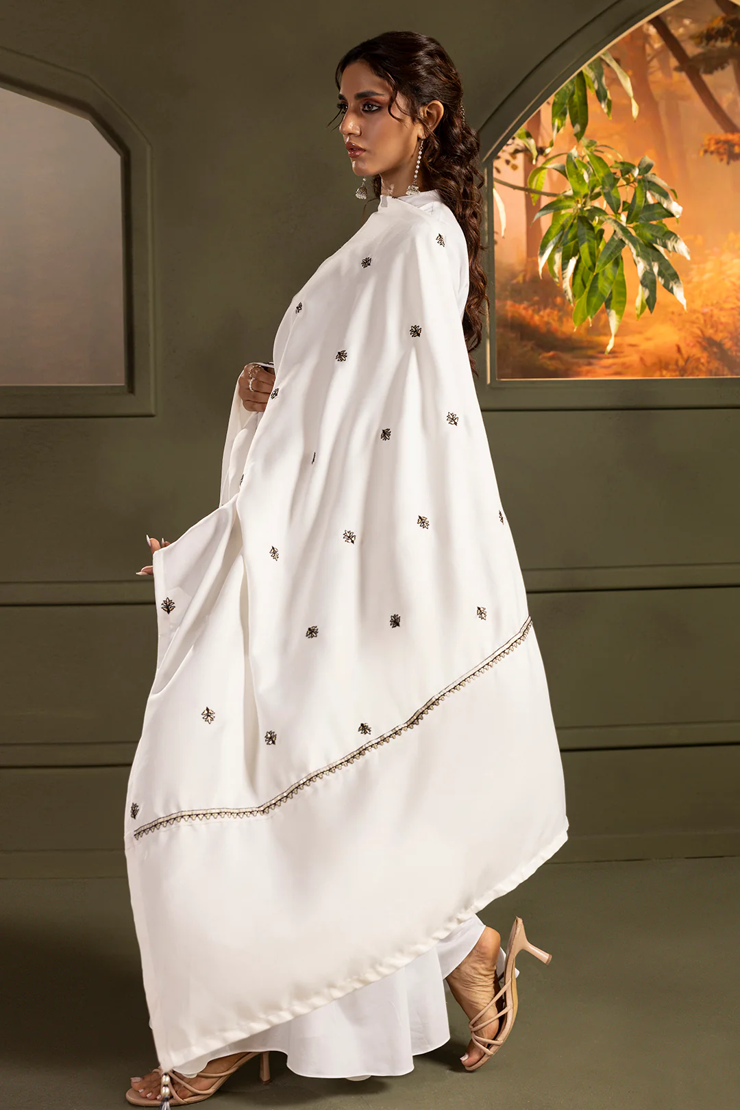 Embroidered Shawl - 0017 - Image 11