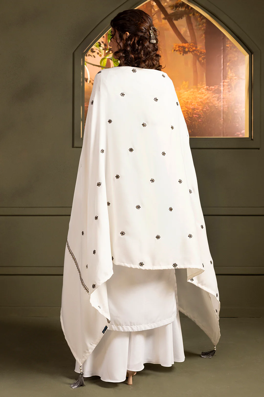 Embroidered Shawl - 0017 - Image 13