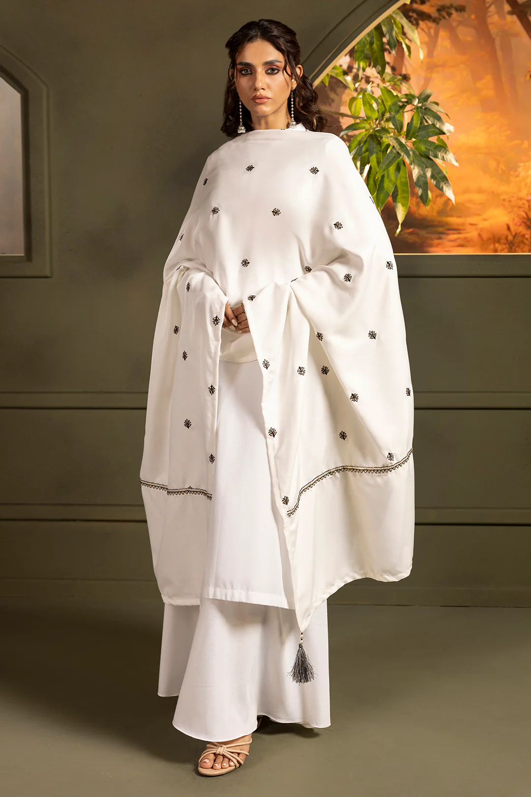 Embroidered Shawl - 0017 - Image 8